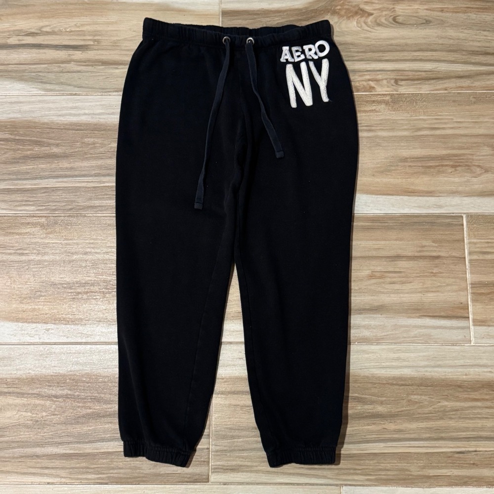 Aeropostale Aero NY Black Jogger Sweatpants Large Chenille Patch Logo Drawstring